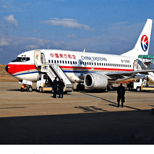 龙洞堡空运航空快运业稳步发展的原因是什么？